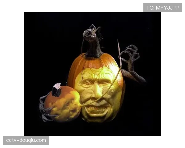 基米希妻子分享全家南瓜雕刻庆祝万圣节温馨瞬间